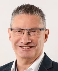 Dindo wird Gemeindepräsident: Glattfelden setzt auf einen Bisherigen und  wählt dazu eine Frau