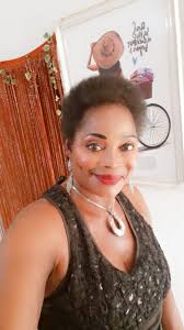 When you have not gotten there yet, don't copy friends to buy asoebi, gold  or change men like wears. Focus