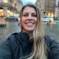 Kara Bragg's Instagram, Twitter & Facebook