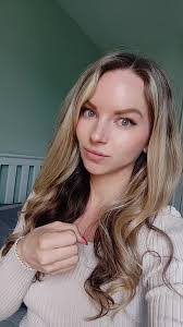 Emma Madore's Instagram, Twitter & Facebook