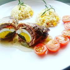 Vzdy som ich robievala z hovadzieho, ale akosi som prestala verit hovadzine, tak to urcite. Hrncogram Spanielske Vtacky V Zdravsej Verzii Ingrediencie Na 1 Porciu 150 G Hovadzieho Masa 1 Ks Vajce 1 Ks Uhorka 1 Platok Prosuto Alebo Sunka S Vyssim Obsahom Masa 1 Ks Mala