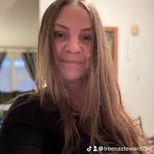 Marie Register's Instagram, Twitter & Facebook