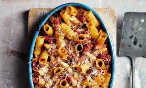 Make chicken chorizo pasta bake by adding the finished dish to a casserole dish, topping it with shredded cheese, and baking it at 400 f store leftover chicken and chorizo pasta in a sealed container in a refrigerator for up to 3 days. Chicken Tomato Chorizo Pasta Bag Daily Mail Online