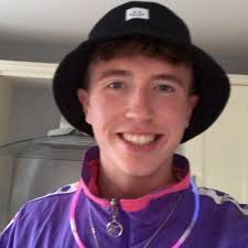 Ryan Morton (@RyanMortonn_)