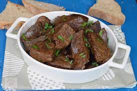 Provocarea lunii la daring cooks: Ficat De Porc Inabusit La Tigaie Cu Vin Si Usturoi Caietul Cu Retete