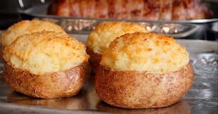 Oi Patates Einai Trofimo Poy Synodeyei Sxedon Ka8e Geyma Yparxoyn Ametrhtoi Tropoi Me Toys Opoioys Paraskeyazontai Alla Food Twice Baked Potatoes Baked Potato