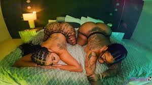 Thick ass redbone lesbins