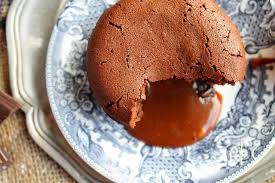 Moelleux Au Chocolat Coeur Caramel Au Beurre Sale Aime Mange Recette Moelleux Chocolat Recette Gateau Facile Fondant Au Chocolat