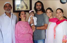 Shaheer sheikh news, gossip, photos of shaheer sheikh, biography, shaheer sheikh girlfriend list 2016. Shaheer Sheikh Wiki Affairs Today Omg News Updates Hd Images Phone Number