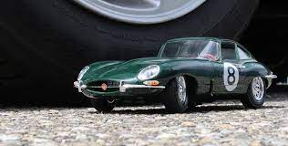 British racing green, or brg, is a colour similar to brunswick green, hunter green, forest green or moss green (ral 6005). British Racing Green Foto Bild Agora Bilddiskussion Intensiv Fotos Spezial Bilder Auf Fotocommunity