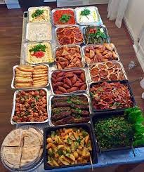 Then depending on whether the buffet is a breakfast buffet or lunch or dinner meal, the food is lined up according to the temperatures. Pin On Beautiful Food Shape