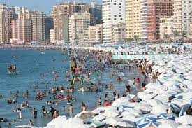 أوان مصر | محافظة الإسكندرية تعيد فتح شاطئ الموت