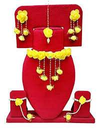 Now A Days Floral Look At Weeding Function Is Very Trending You Can Find This Look Only On Amazon Gota Patti Jewellery Flower Jewellery Floral Jewellery