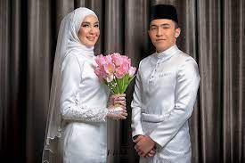 Dapatkan informasi terbaru dan terupdate. Yang Penting Akad Nikah Lain Tangguh Dulu Beza Usia 17 Tahun Intan Ladyana Harris Alif Selamat Bernikah Keluarga