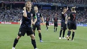 Ini merupakan teknik dasar yang harus dikuasai oleh pemain sepakbola. Kroasia Vs Perancis Sepak Bola Adalah Tarian Bagi Luka Modric Tirto Id