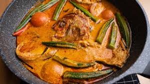 Saya memasak dengan api perlahan supaya gulai tidak pecah. Resepi Kari Pekat Ikan Merah