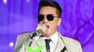 Đàm Vĩnh Hưng hát tại Mỹ: Bạn đọc tranh luận sôi nổi chuyện vi phạm lệnh  cấm