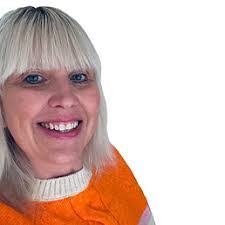 Emily Cleaton's Instagram, Twitter & Facebook