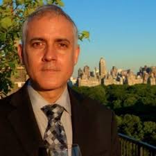 Eduard Laurel (@CrackCritic)