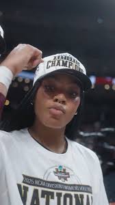 Love having our girl out there! In addition to 10 kills, Nia Washington  registered season-highs of three aces and four blocks in the win at  Vanderbilt.