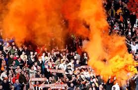 The home of blackpool on bbc sport online. Blackpool Fans Invade Pitch And Let Off Flares After Dramatic Injury Time Equaliser Against Southend