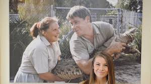 Disrespectful or irrelevant posts will be removed. Australische Waldbrande Bindi Irwin Rettet Gefahrdete Tiere Promiflash De