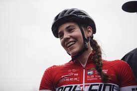 Hungarian national champion blanka vas (doltcini van eyck sport) roared to a breakthrough victory at ethias cross, powering away from the start to a solo victory. A Belgiumba Koltozott Vas Kata Blanka 18 Maganyosan De Nagyszeruen Kezdte A Cyclo Cross Szezont Utanpotlassport