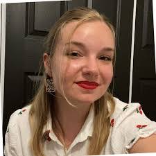 Shannon Cloutier's Instagram, Twitter & Facebook