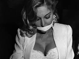 La mamma di Moana Pozzi: «Bettino Craxi? Le dicevo: “Come fai a stare con  quel vecchiaccio?” Maledetto il giorno che incontrò Schicchi»- Corriere.it