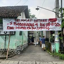 Download perang gambar komentar lucu gokil apk latest version by. Serius Tapi Lucu Tulisan Spanduk Lockdown Ada Yang Bikin Baper