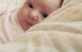 Celebrating 1 month of this little precious flower 🌻 I absolutely love my  work as a Postpartum Doula, to witness the first weeks after Birth means a  lot to me but especially