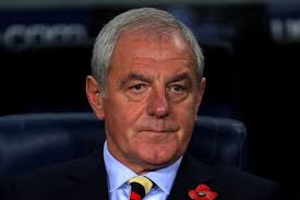 My first gig was playing at a mcdonalds in houston with another saxophone player. Hoxthijsn37b6m