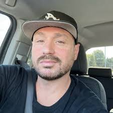 Roseanna Ebert's Instagram, Twitter & Facebook