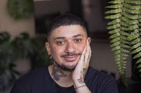 Nath Finanças e Alan 'Boletinhos' Soares levam a espinhosa conversa sobre  dinheiro aos mais jovens em livros