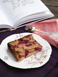 Clafoutis A La Rhubarbe Et Aux Fruits Rouges My Parisian Kitchen Recette Clafoutis Rhubarbe Clafoutis Aux Fraises Rhubarbe