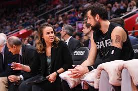 Lebron and savannah met as teenagers and now have three children together. Becky Hammon Coacht Als Erste Frau Ein Nba Team Nzz