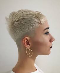 pin auf buzzcut faded boyish haircut