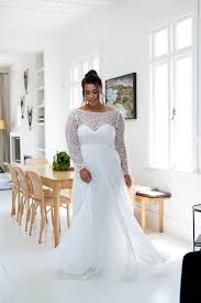 Das kleid besteht aus zwei teilen. Vollkommen Braut Willkommen Bei Deiner Brautboutique Fur Curvy Hochzeitskleider