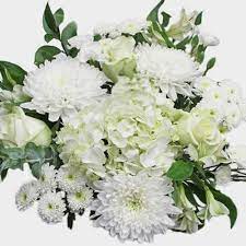 The most popular fresh cut flower arrangements for delivery include fresh roses, farm fresh flowers in white hues, and white lilies. Wholesale Flowers Bulk Flowers Online Blooms By The Box