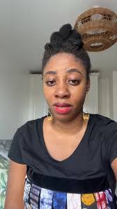 Lynn Favre's Instagram, Twitter & Facebook