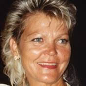 Kelly Summerlin's Instagram, Twitter & Facebook