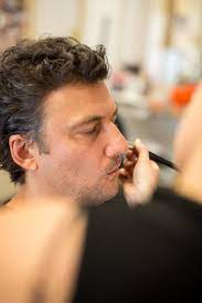 Jonas kaufmann preparing for a performance this summer.credit.louisa marie munich — to be an american fan of the star tenor jonas kaufmann, you have to get used to a little disappointment. After 4 Years Jonas Kaufmann Returns To The Met Opera The New York Times