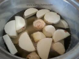 Bubur sagu ubi menjadi makanan tradisional di maluku yang mempunyai cita rasa manis dan sangat cocok dimakan 19. Resepi Pengat Ubi Keladi Paling Simple Dan Sedap Sangat