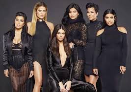 Annesi kris'in o zamanlar bir butiği olsa da sonraları işi kızlarının şöhretlerini yönetmek olacaktı. Bergelimang Harta Siapa Yang Paling Kaya Dari Keluarga Kardashian Jenner Okezone Lifestyle