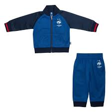 Tu aimes le foot mais pas vraiment les contacts, tu aimes marquer des buts spectaculaires mais rien de tel qu'une bonne partie de baby foot pour s'éclater. Survetement Bebe Foot Achat Vente Pas Cher