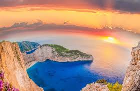 La plage de navágio (ναυάγιο) également appelée baie du naufrage est une baie isolée de l'ouest de l'île de. Top Destinations Of Zakynthos Navagio Shipwreck Zakynthos Cruises