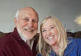 Lindsay Crossman's Instagram, Twitter & Facebook