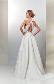 Maybe you would like to learn more about one of these? Gefunden Bei Happy Brautmoden Brautkleid Hochzeitskleid Venus Tiefer Rucken Ruckenausschnitt Spitze Elegant Rom Brautmode Ballkleid Hochzeit Brautkleid