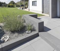 Gestrahlte Platten Mit Grundschutz Fur Ihren Garten Betonsteine Vorgarten Ideen Natursteine