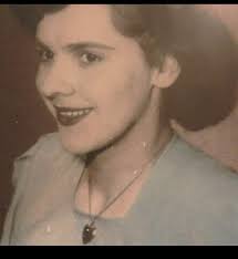 Hi does anybody know a Beth Goddard, or parents of a Beth Goddard? Please  could you tag or message me as I have a parcel of hers! Thanks